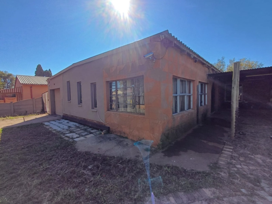 6 Bedroom Property for Sale in Randlespark North West